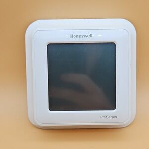 Honeywell T6 Pro Series Z-Wave Programmable Thermostat - White (TH6320ZW2003)